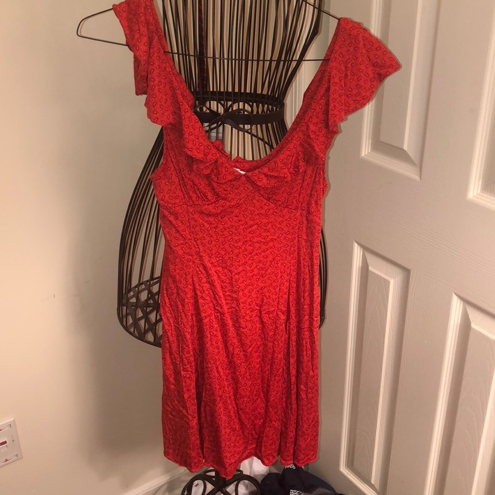 Adorable Ruffled sleeveless v-neck dress